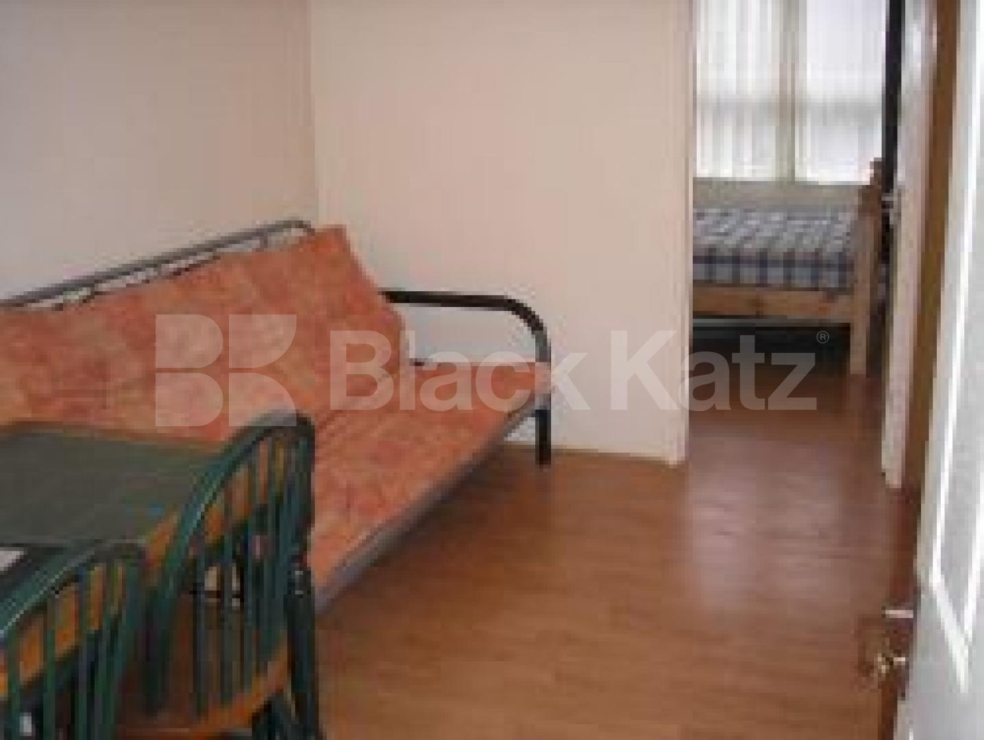 			3 Bedroom, 1 bath, 1 reception Flat			 Eden Grove, HOLLOWAY N7